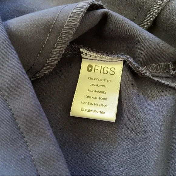 Figs Casma Three-Pocket Navy Blue V-Neck Scrub Top Sz Large - Picture 5 of 8